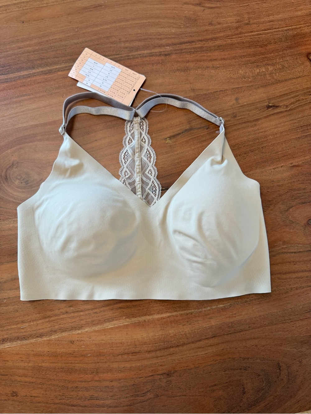 NWT. True & Co Bra  Sz M